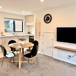 公寓 Close To Arena And One Kilometer From Railway Station Onsite Ev Car Park, 基督城