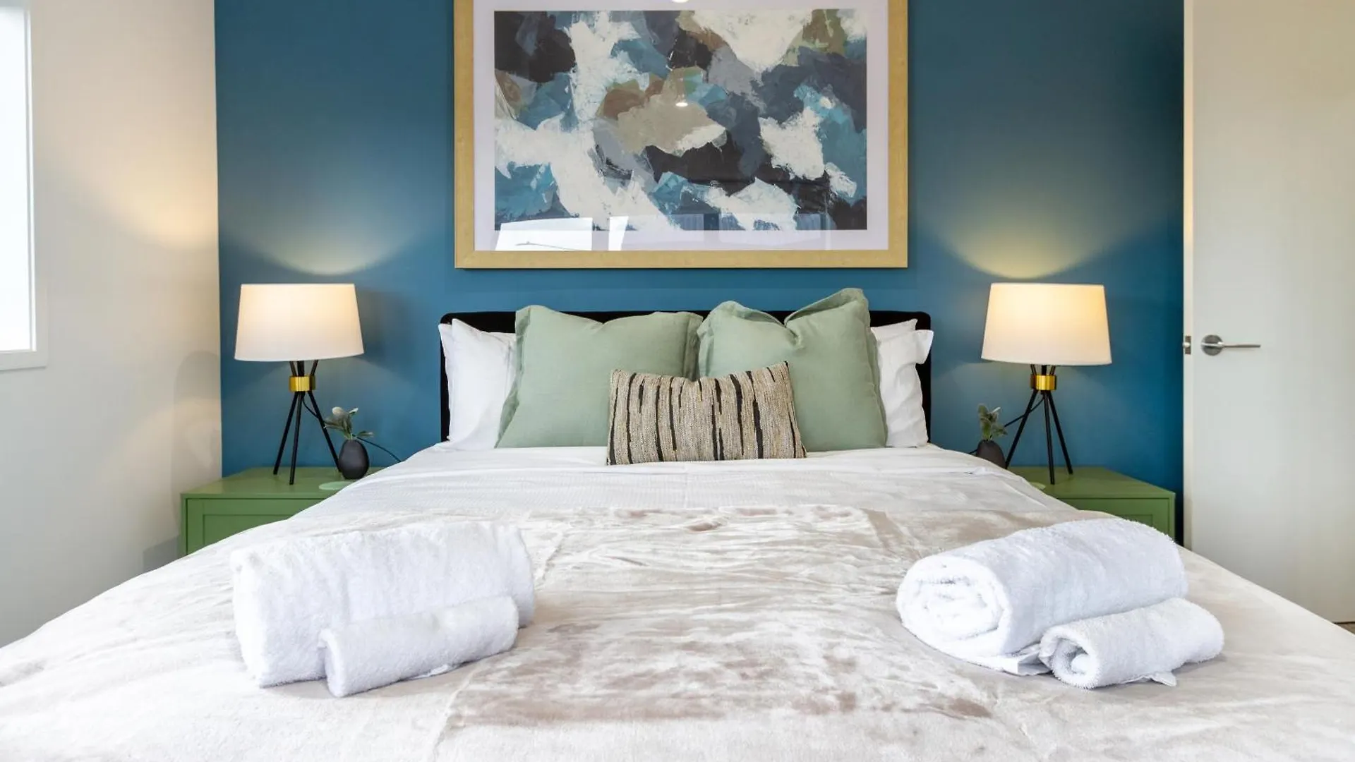 Chic 3-Br Cbd Gem In Christchurch: Prime Location Daire Christchurch