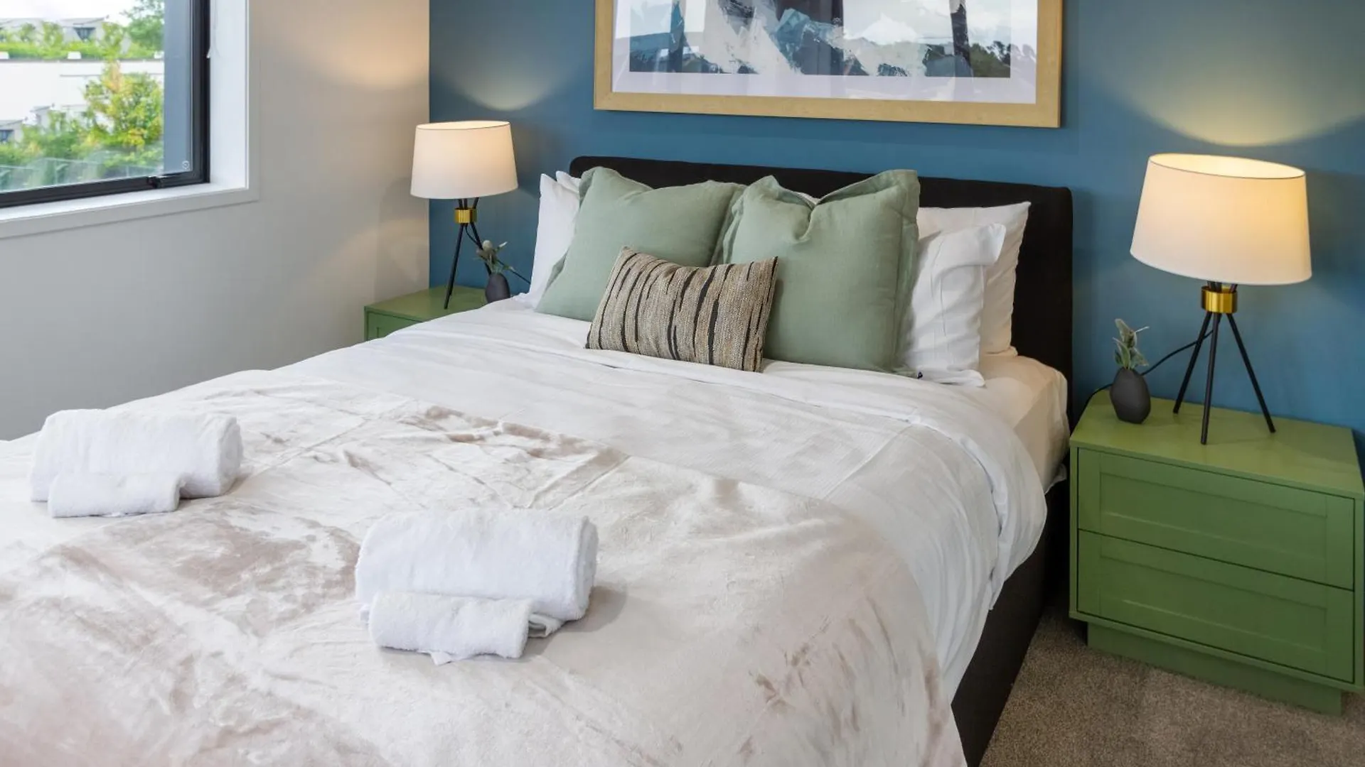 Chic 3-Br Cbd Gem In Christchurch: Prime Location Christchurch
